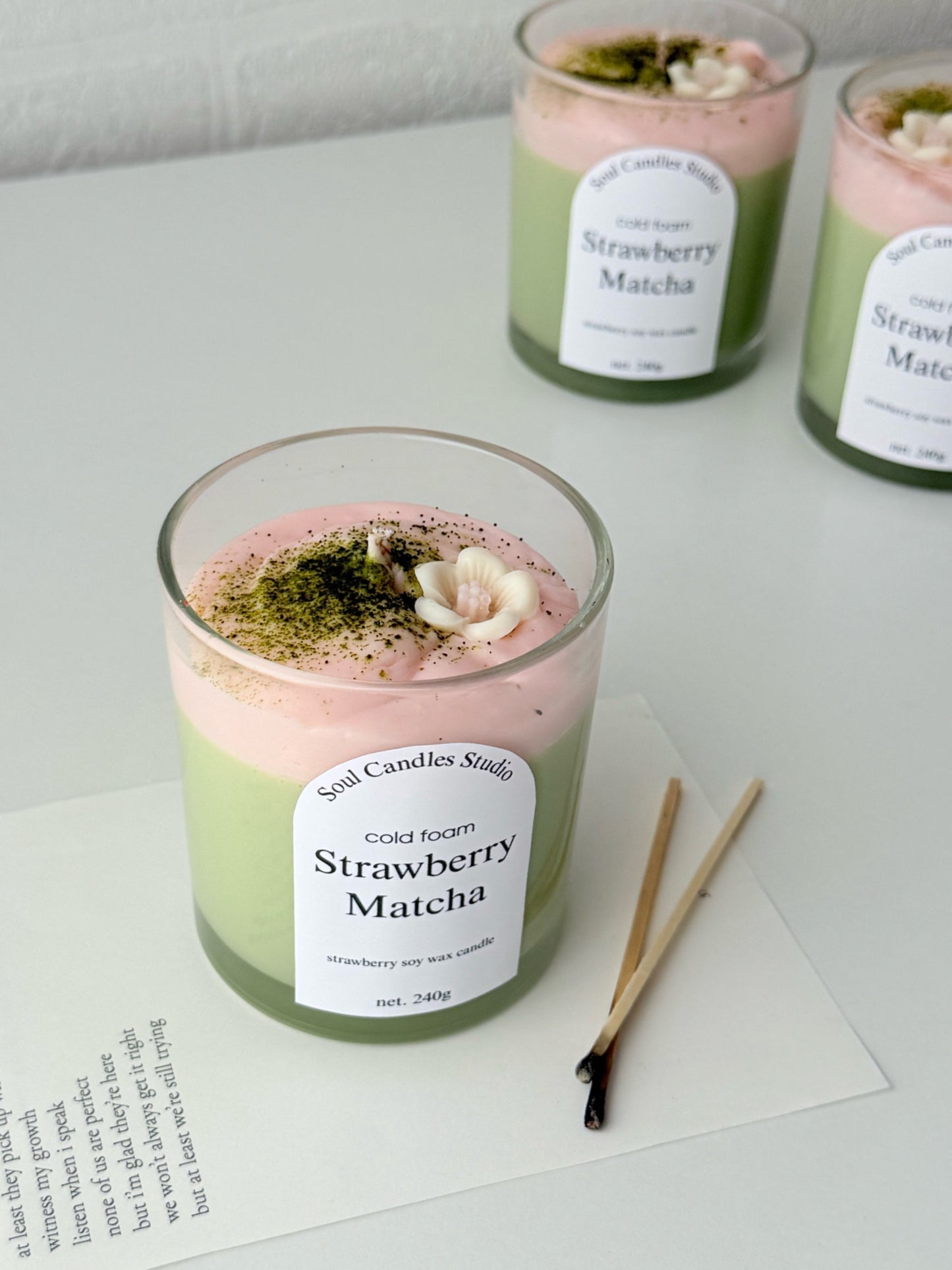 Cold Foam Strawberry Matcha Kerze